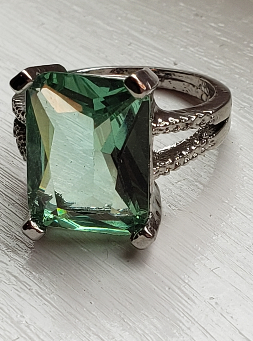 NEW Aquamarine Colored S.P. Ring, Size 7.5, Beautiful Faceting, Clear Stone, Lg. - Picture 5 of 5